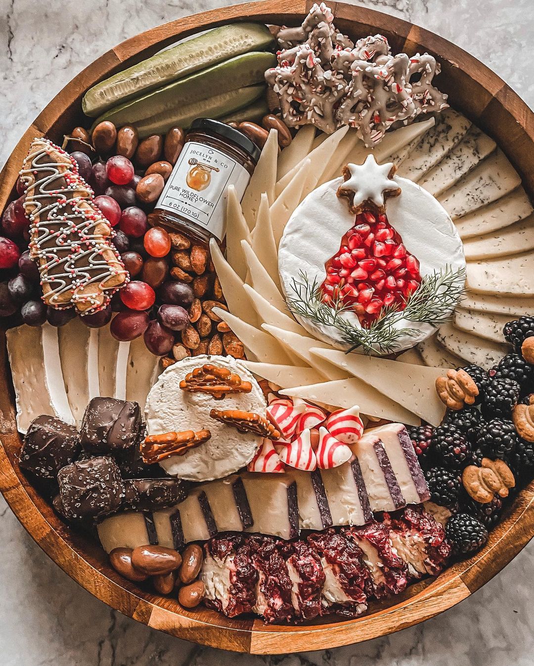 Christmas Charcuterie Board 8