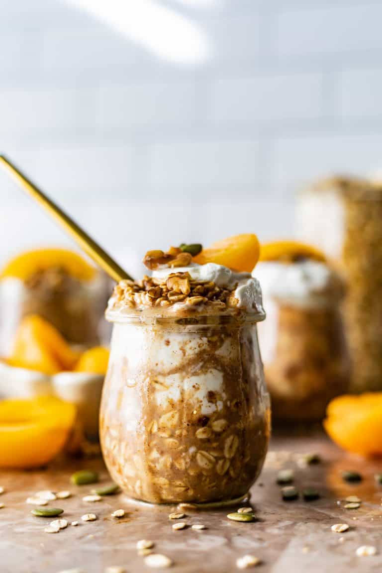 peach cobbler overnight oats